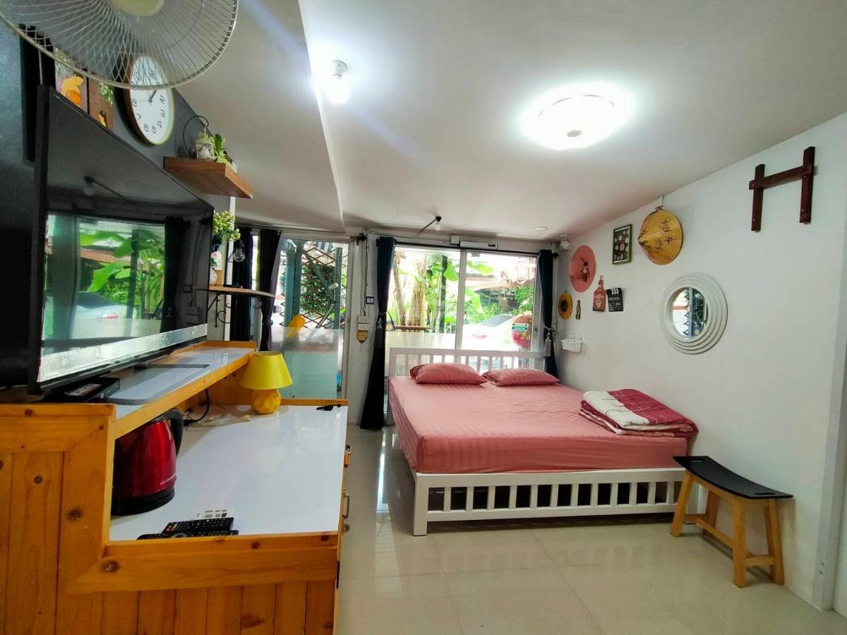 Ruenthip Homestay Bangkok Bagian luar foto