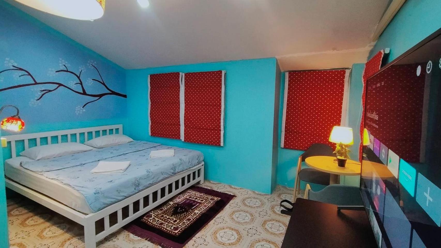 Ruenthip Homestay Bangkok Bagian luar foto