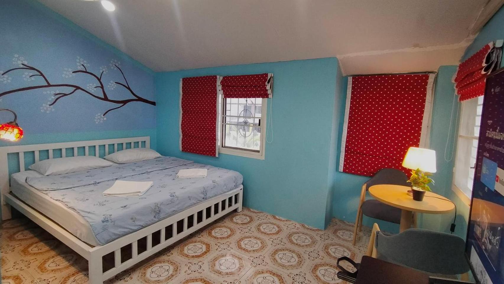 Ruenthip Homestay Bangkok Bagian luar foto