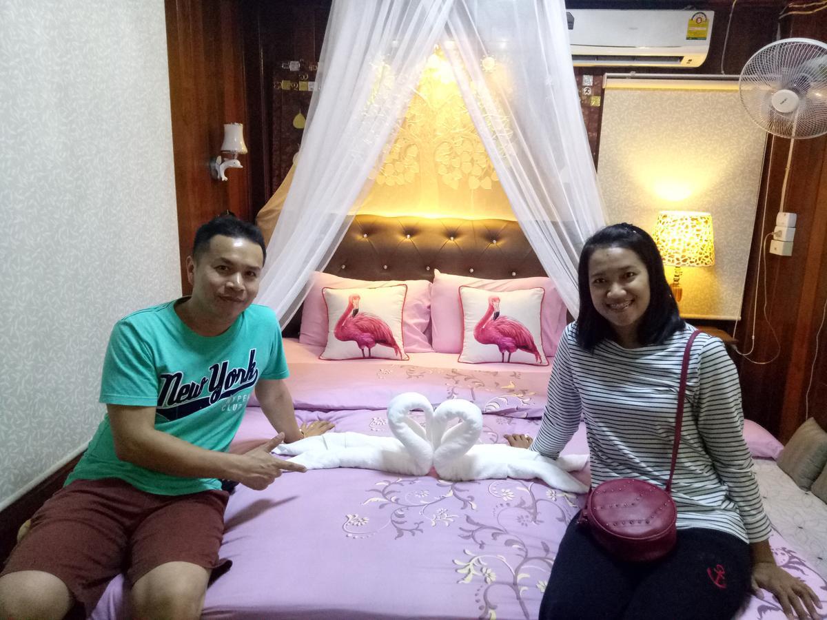 Ruenthip Homestay Bangkok Bagian luar foto